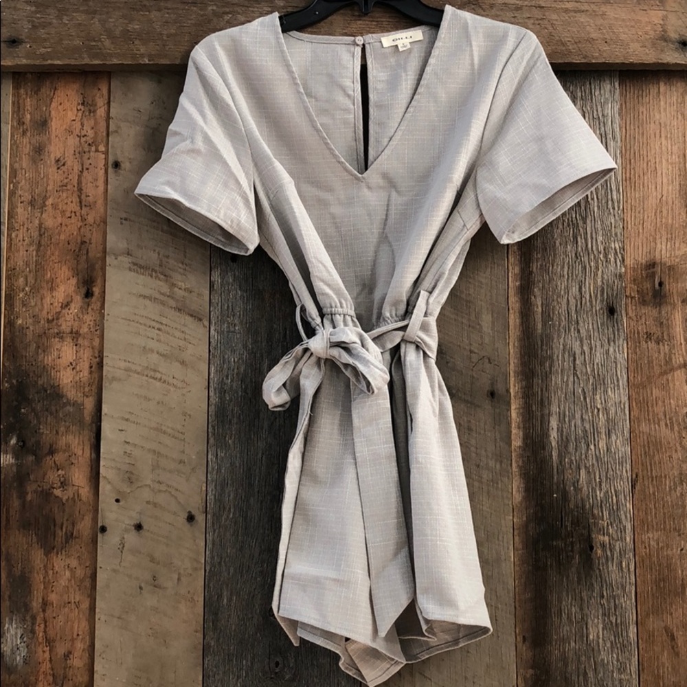 Grey romper - Picture 3 of 8